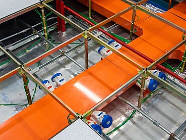 Under-Floor Trunking in Raised Floors: Challenges & Best Practices