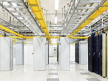 Optimizing Cable Management in Data Centers: Load Capacity & Future Scalability in the UAE
